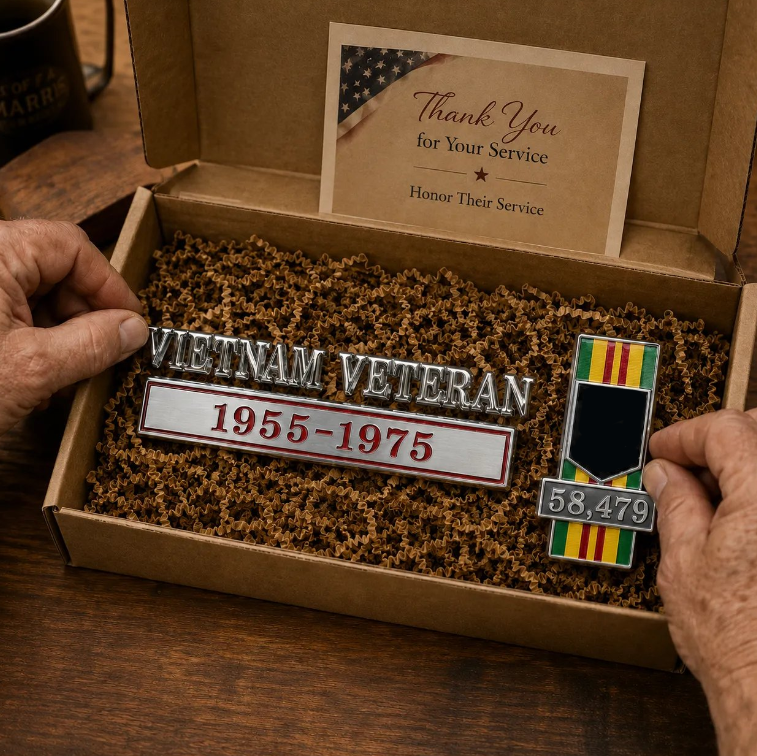 🇺🇸 Vietnam Veteran 1955–1975 Memorial Car Emblem Metal Badge